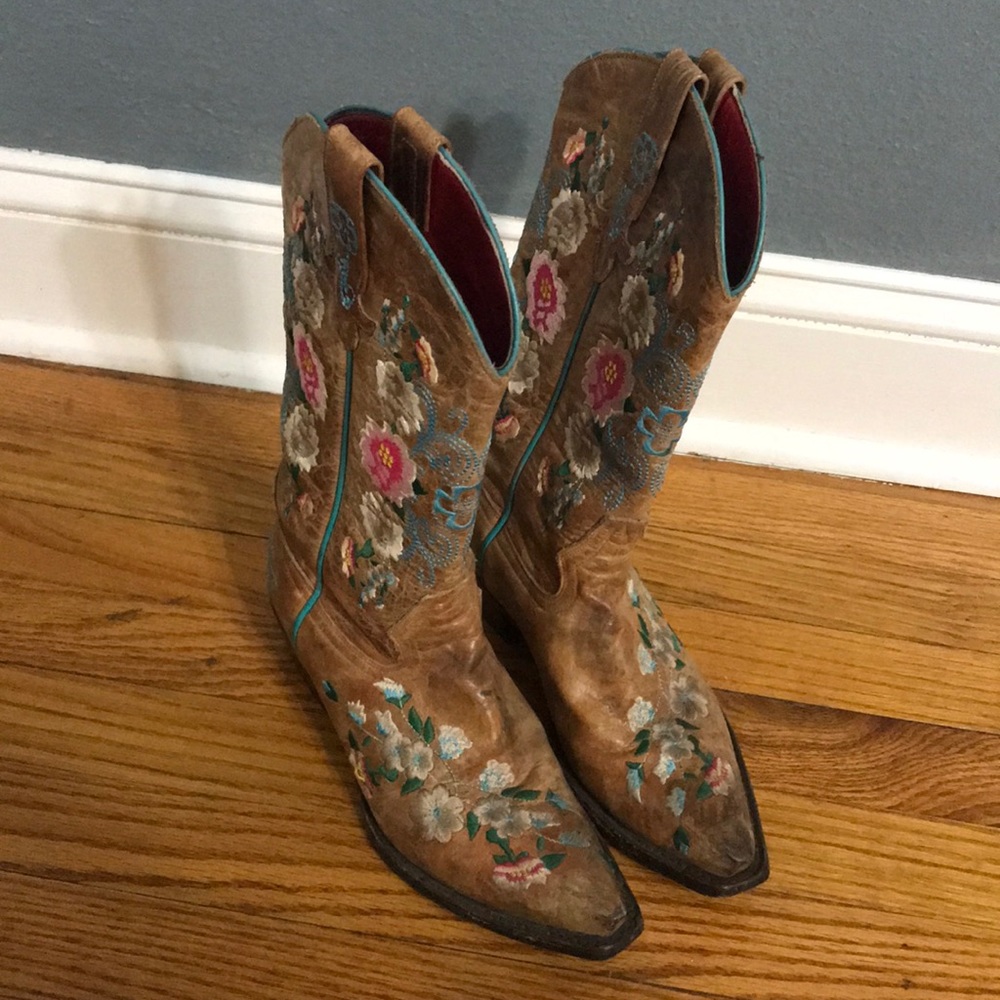 Macie bean cowboy boots size 7.5